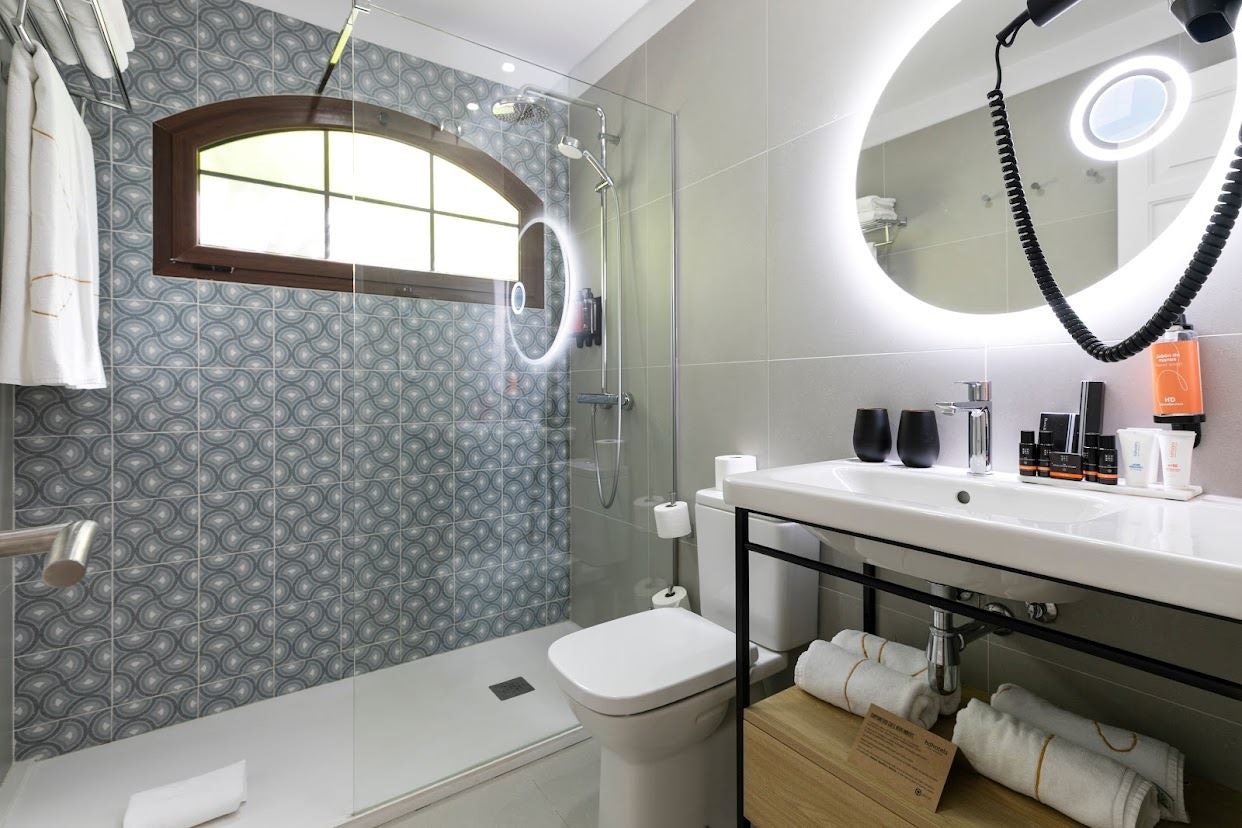 rooms-premier-suite-emblem-1-bedroom-with-terrace--sue1