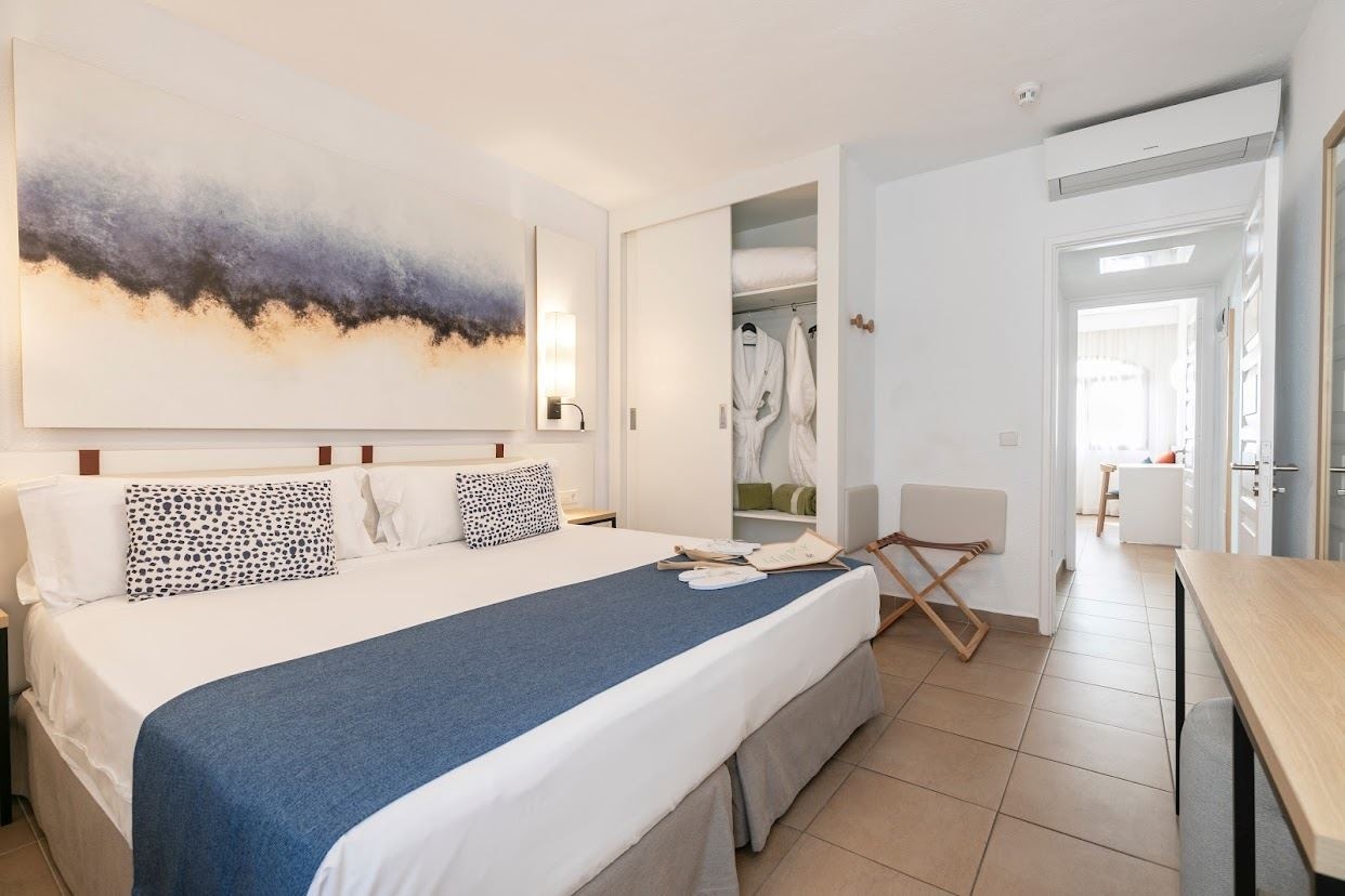 rooms-premier-suite-emblem-1-bedroom-with-terrace--sue1