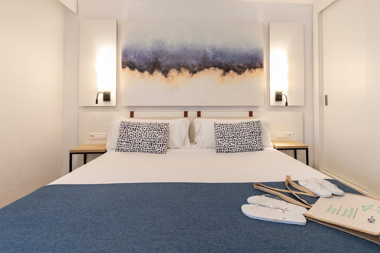 rooms-family-suite-emblem-2-bedrooms-with-terrace--sue2