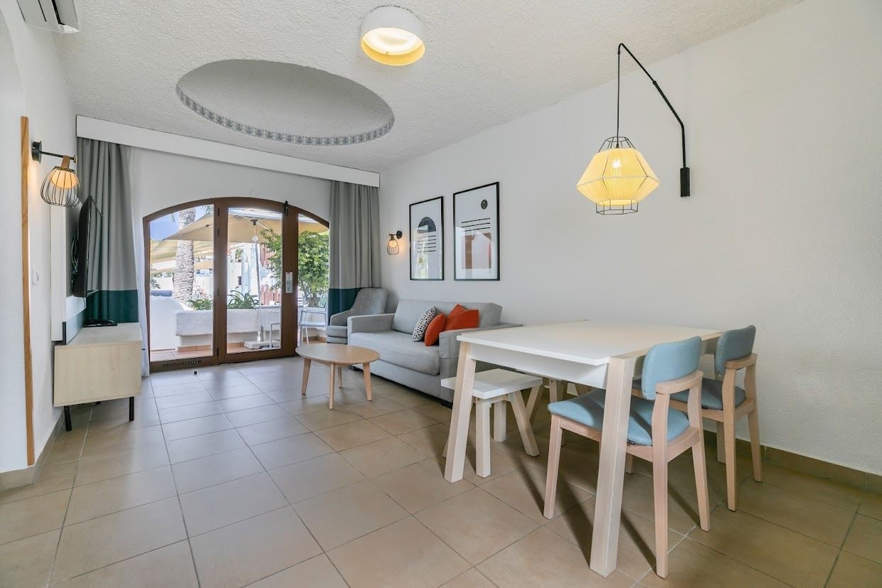 rooms-family-kid-suite-2-bedrooms-with-terrace--ks