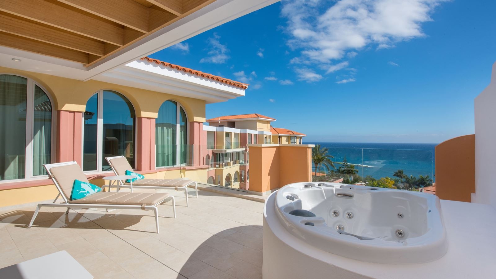 rooms-suite-sea-view-presidential