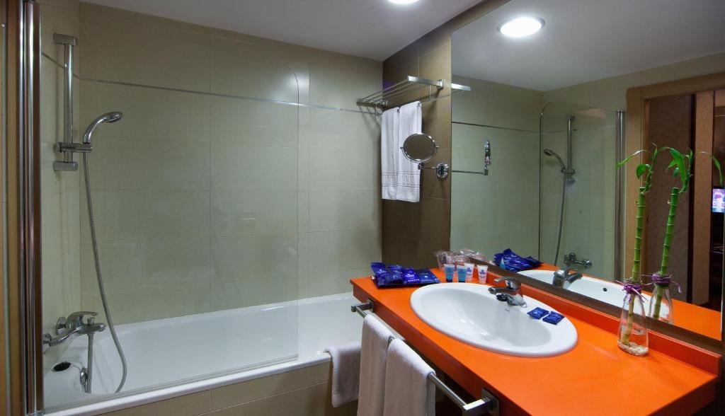 rooms-double-room-sea-view-balcony-or-tyerrace