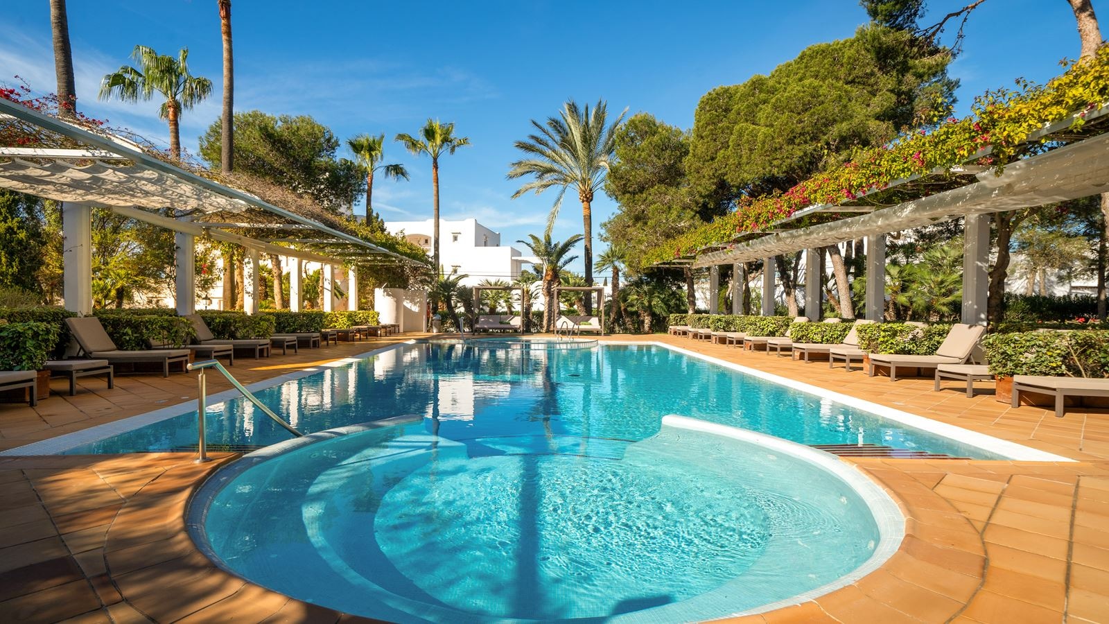 pools-main-building