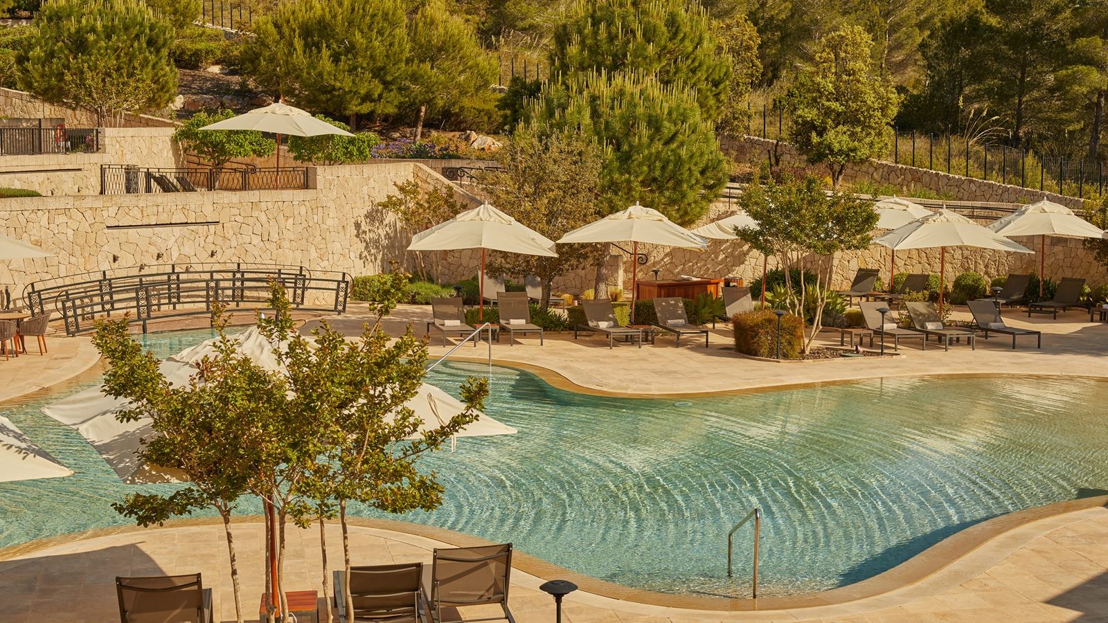 pools-outdoor-pool