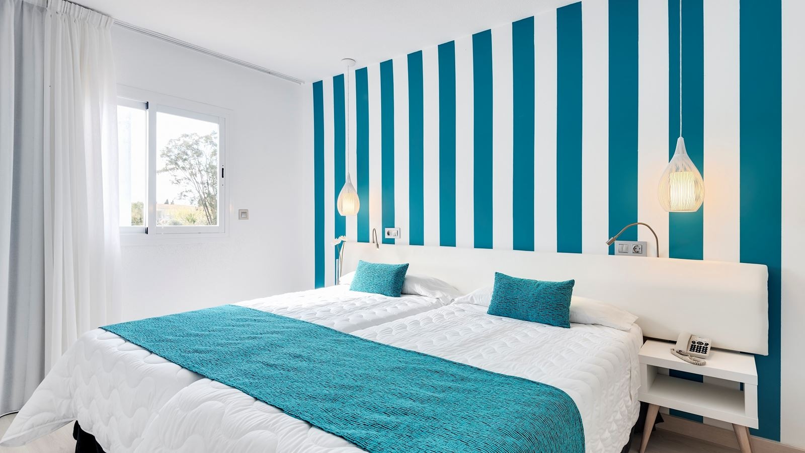 rooms-standard-apartment-balcony-or-terrace