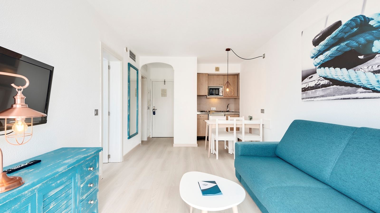 rooms-standard-apartment-balcony-or-terrace