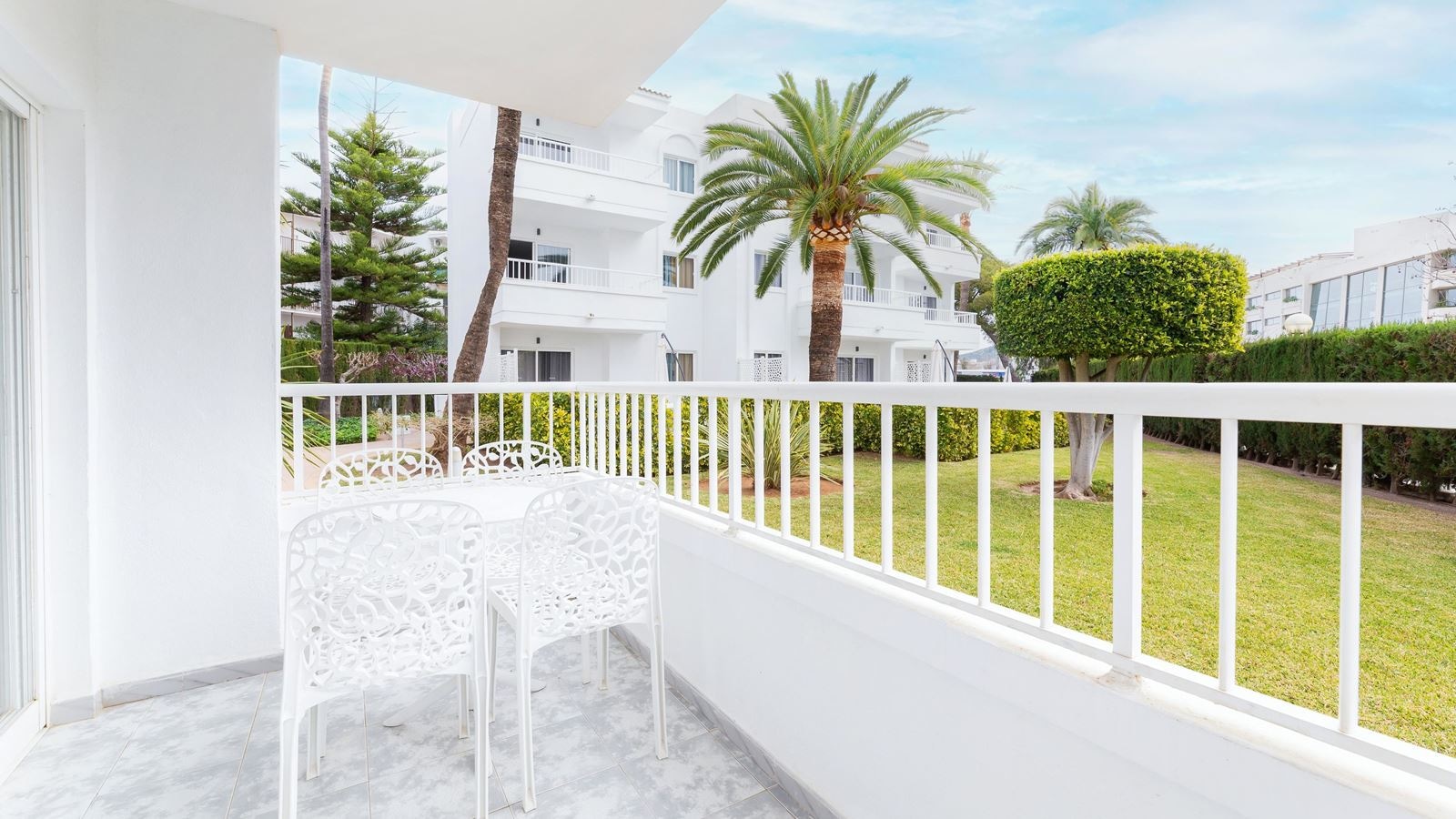 rooms-annex-apartment-balcony-or-terrace