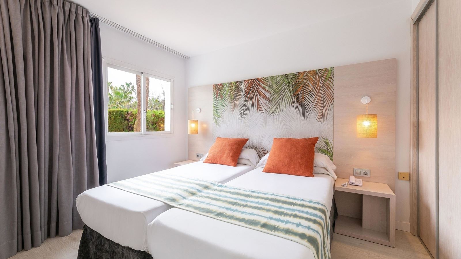 rooms-annex-apartment-balcony-or-terrace-economy