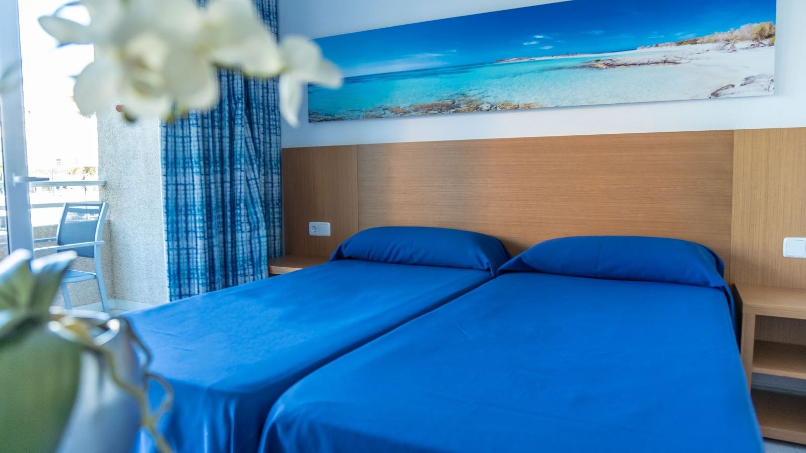 rooms-twin-standard-room-balcony-or-terrace