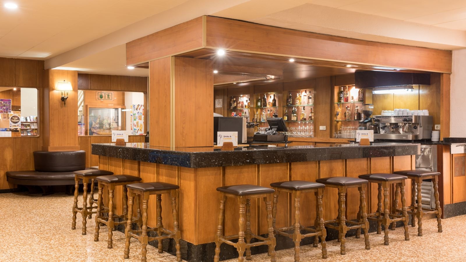 bars-main-bar