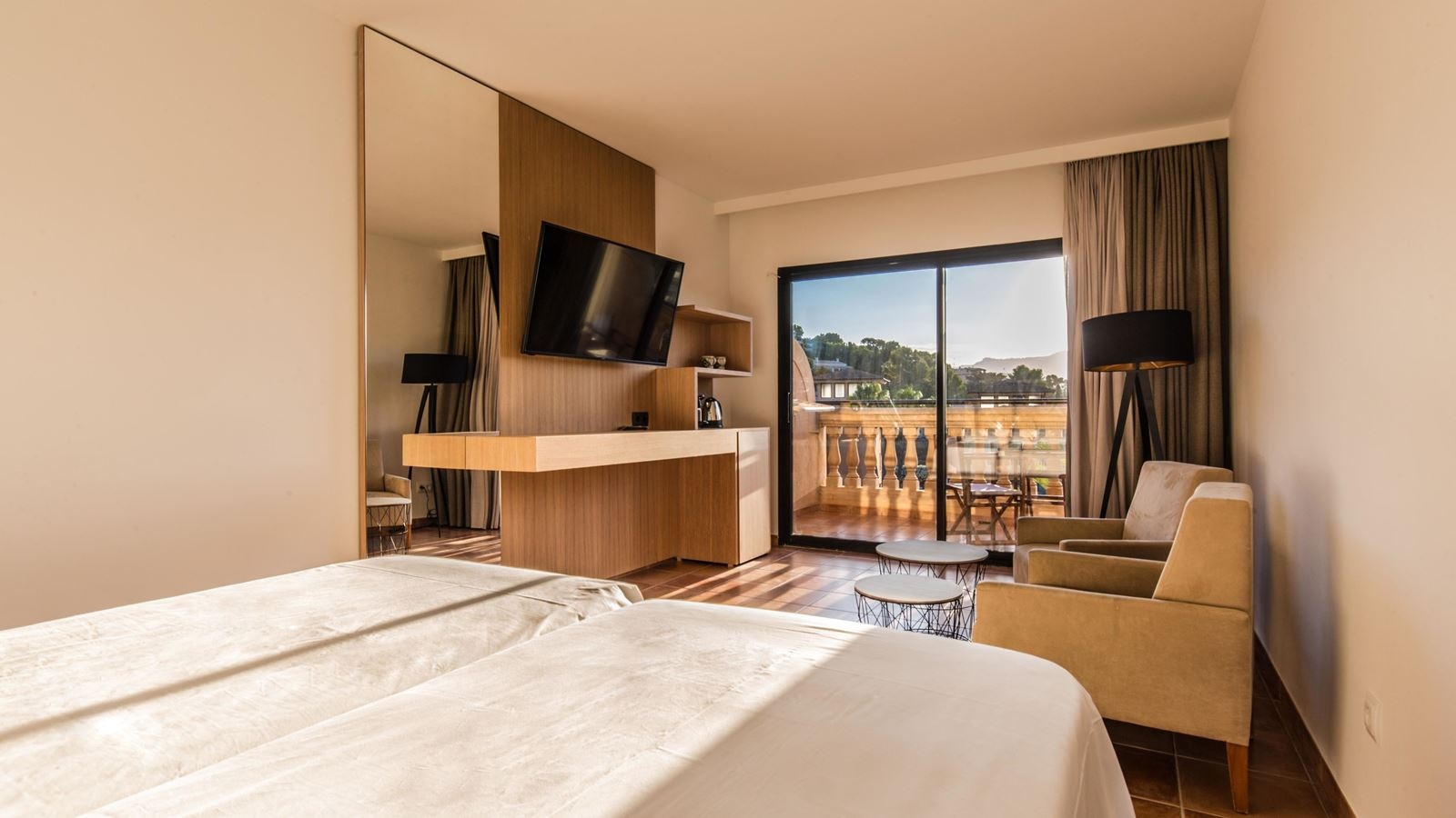 rooms-js--junior-suite