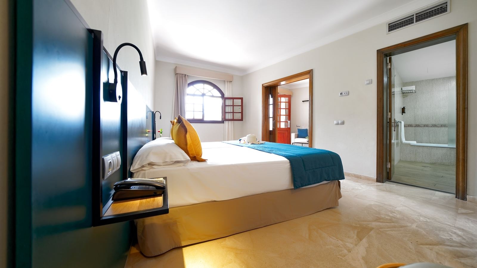 rooms-family-suite-1-bedroom-with-terrace