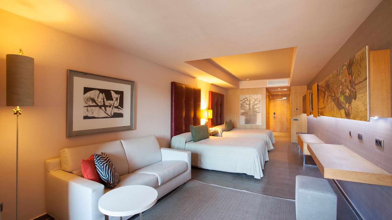 rooms-double-family-pool-terrace