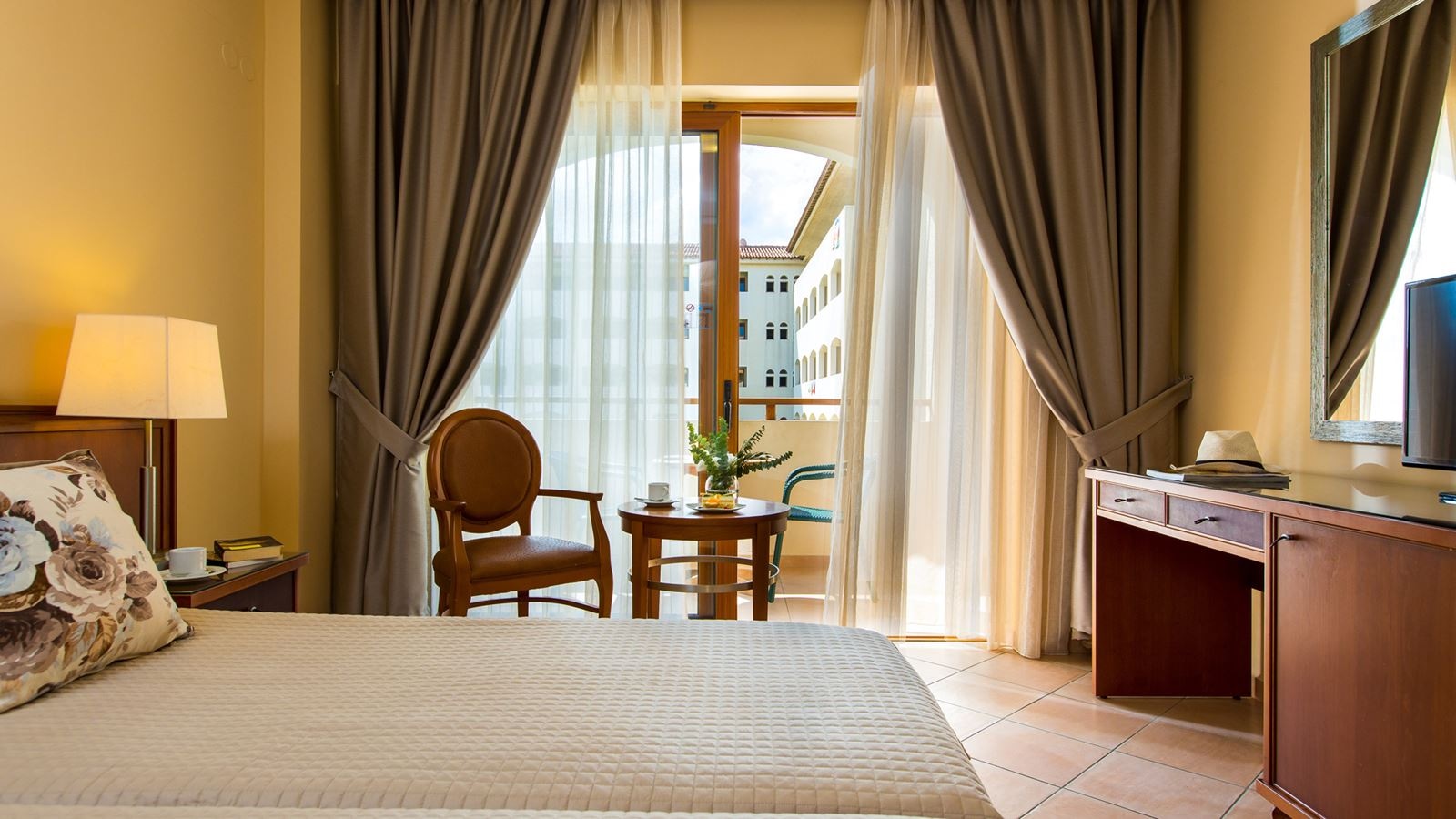 rooms-family-1-bedroom