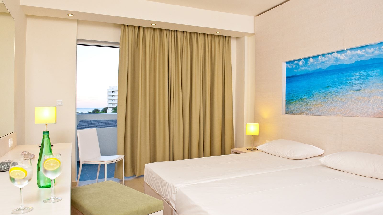 rooms-standard-room-mountain-view-balcony