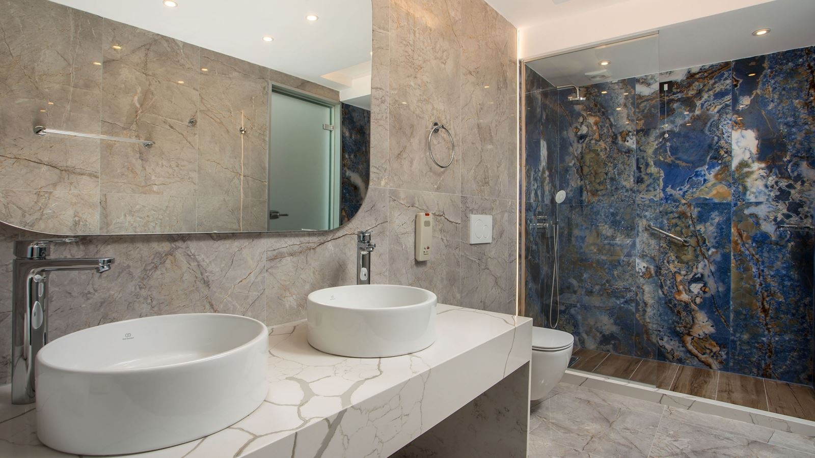 rooms-executive-suite-sea-view-upper-floor