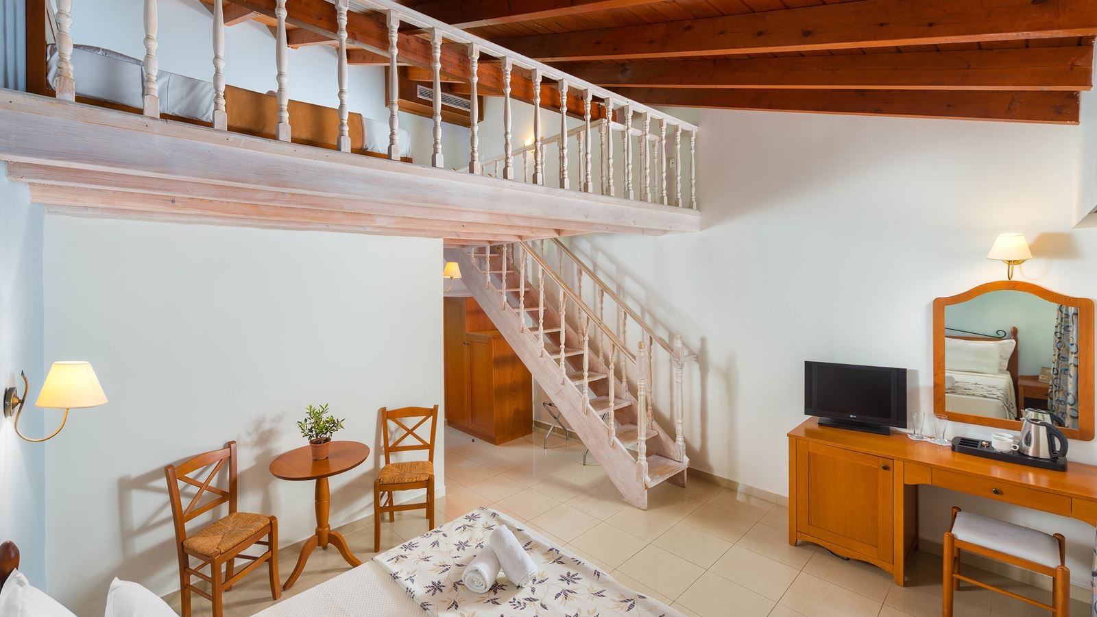 rooms-maisonette-with-balcony