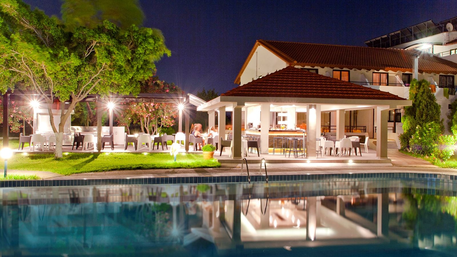 bars-matoula-pool-bar