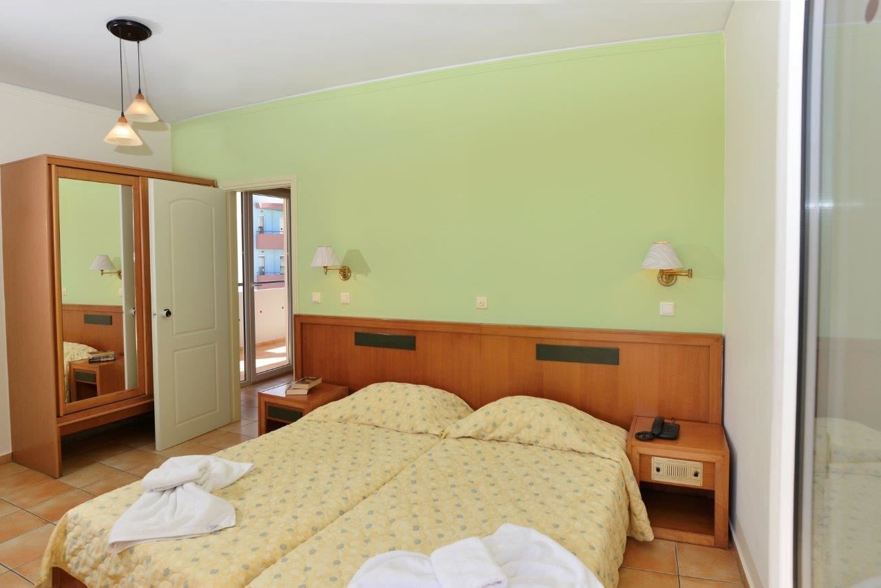 rooms-family-room