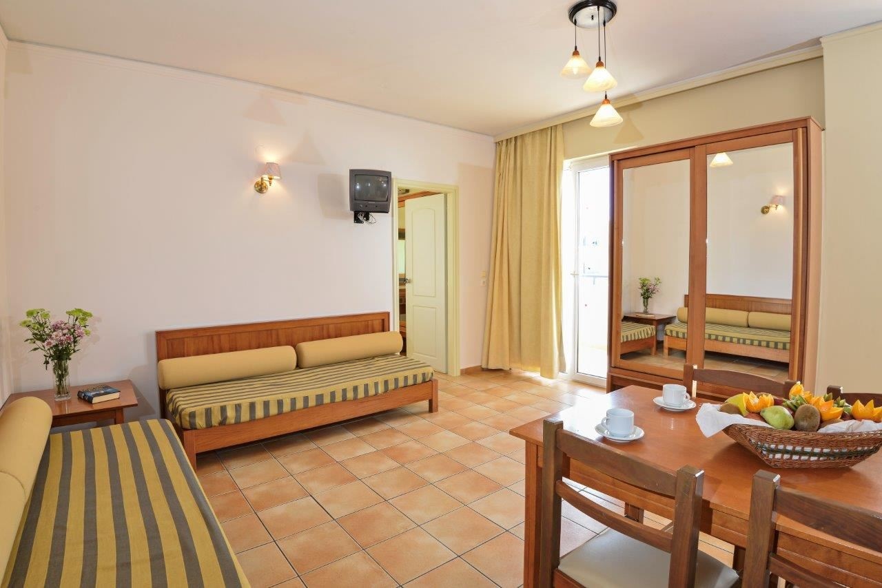 rooms-family-room