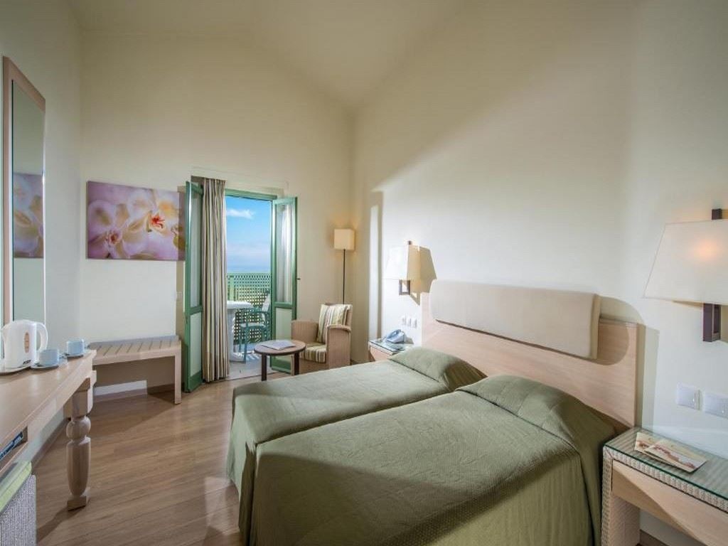 rooms-room-singleuse-balcony-or-terrace