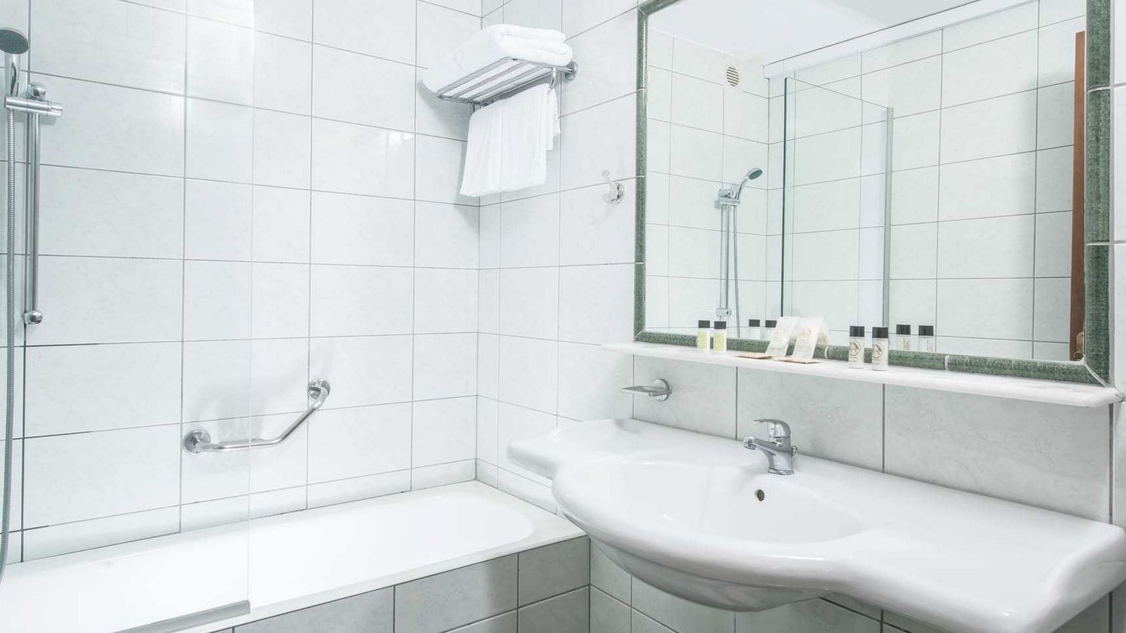rooms-economy-room