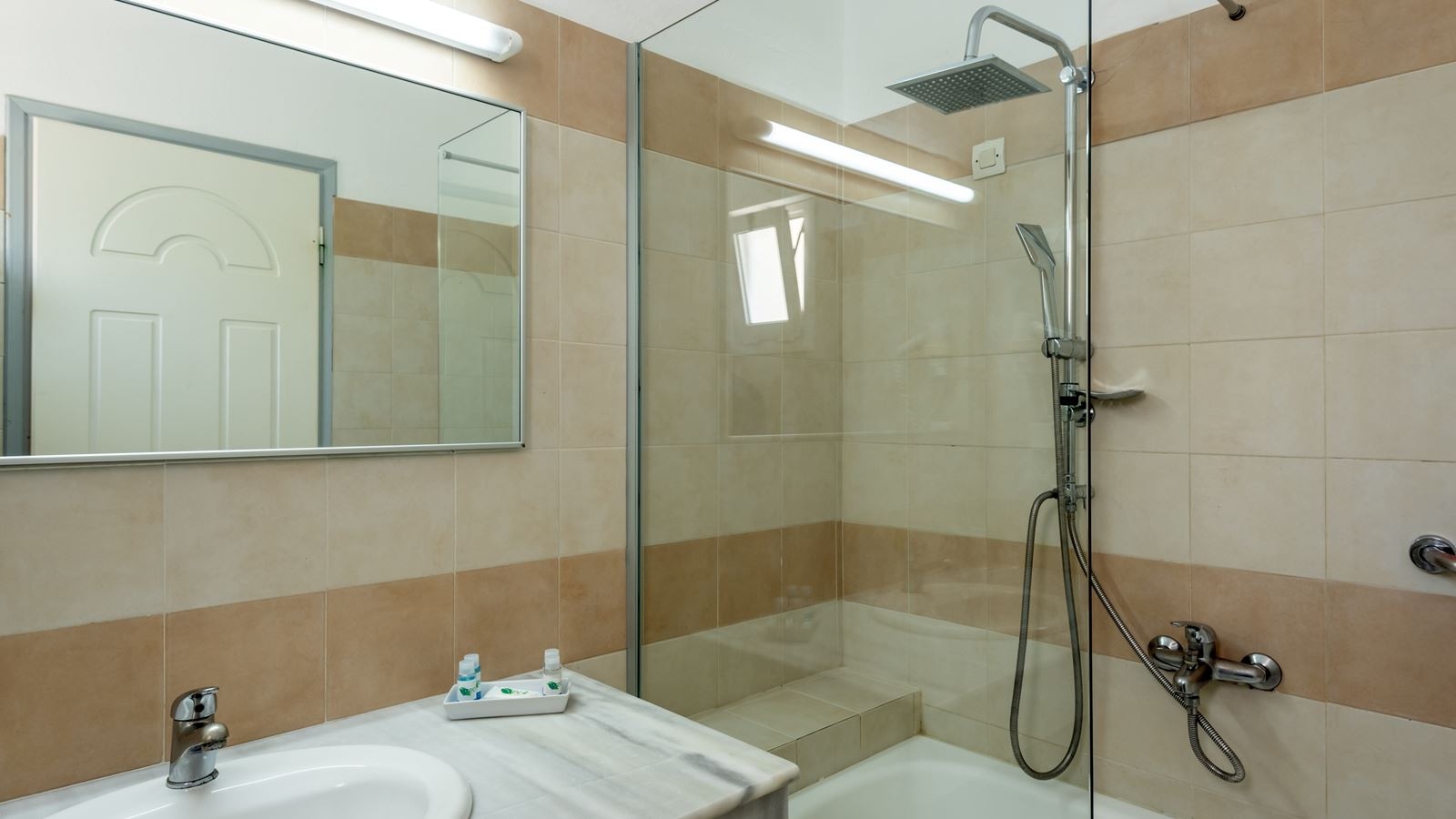 rooms-double-for-single-use