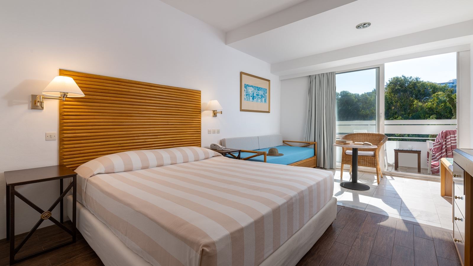 rooms-triple-room-garden-view