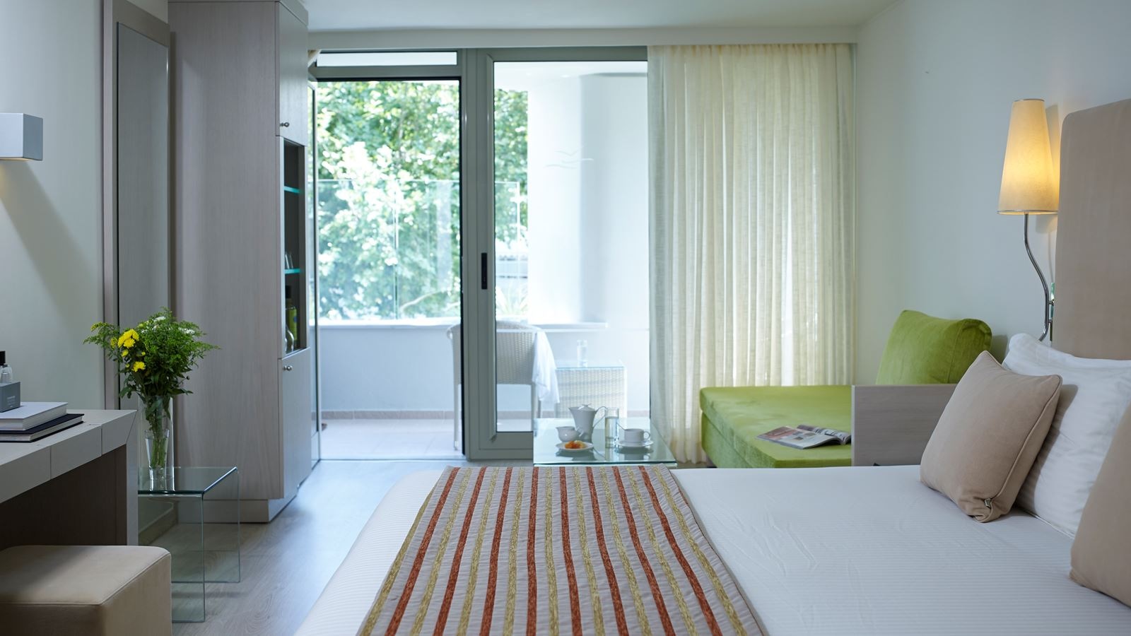 rooms-superior-junior-suite-sea-view