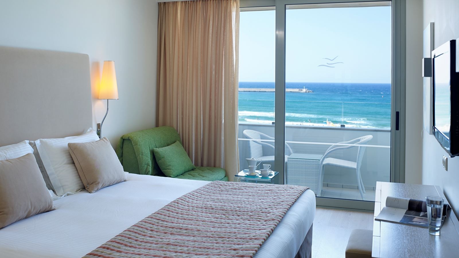 rooms-superior-junior-suite-sea-view