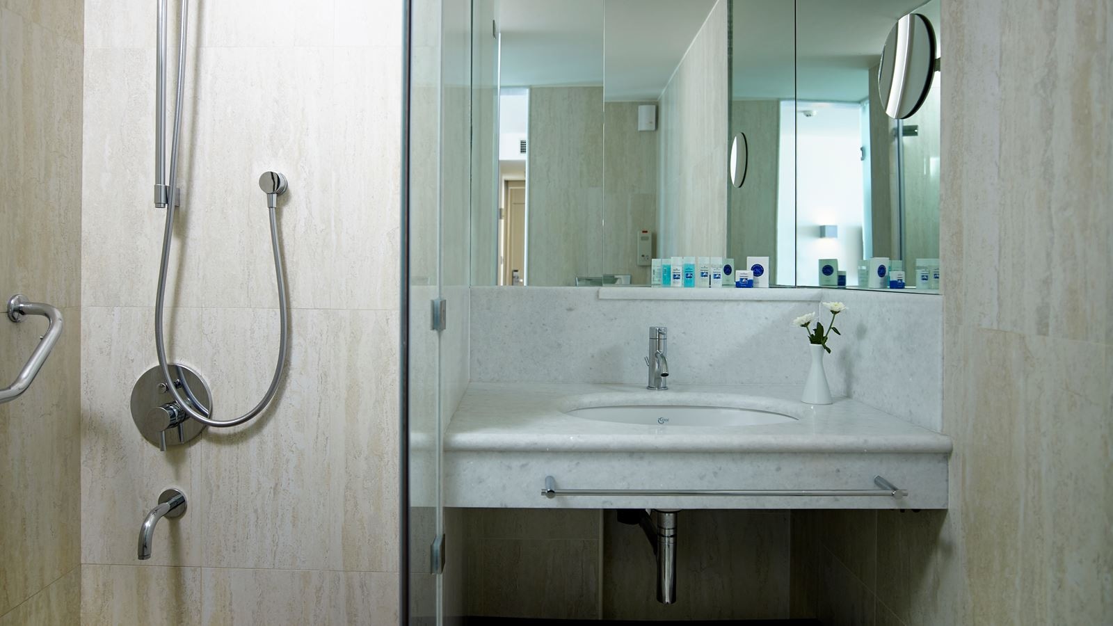 rooms-superior-junior-suite-sea-view