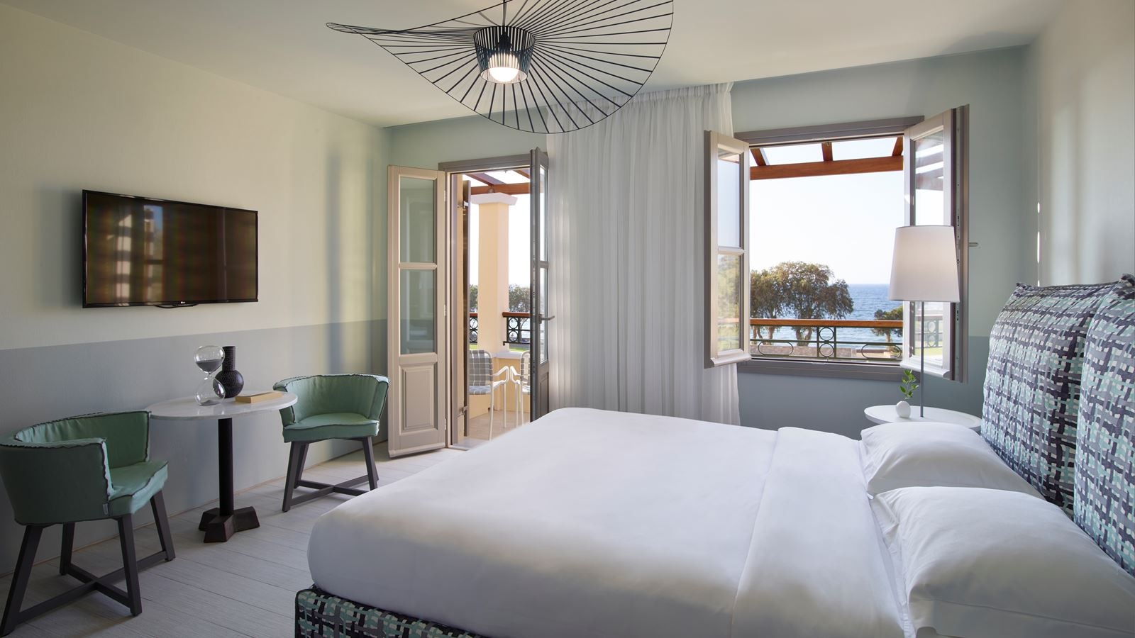 rooms-deluxe-room-seaview