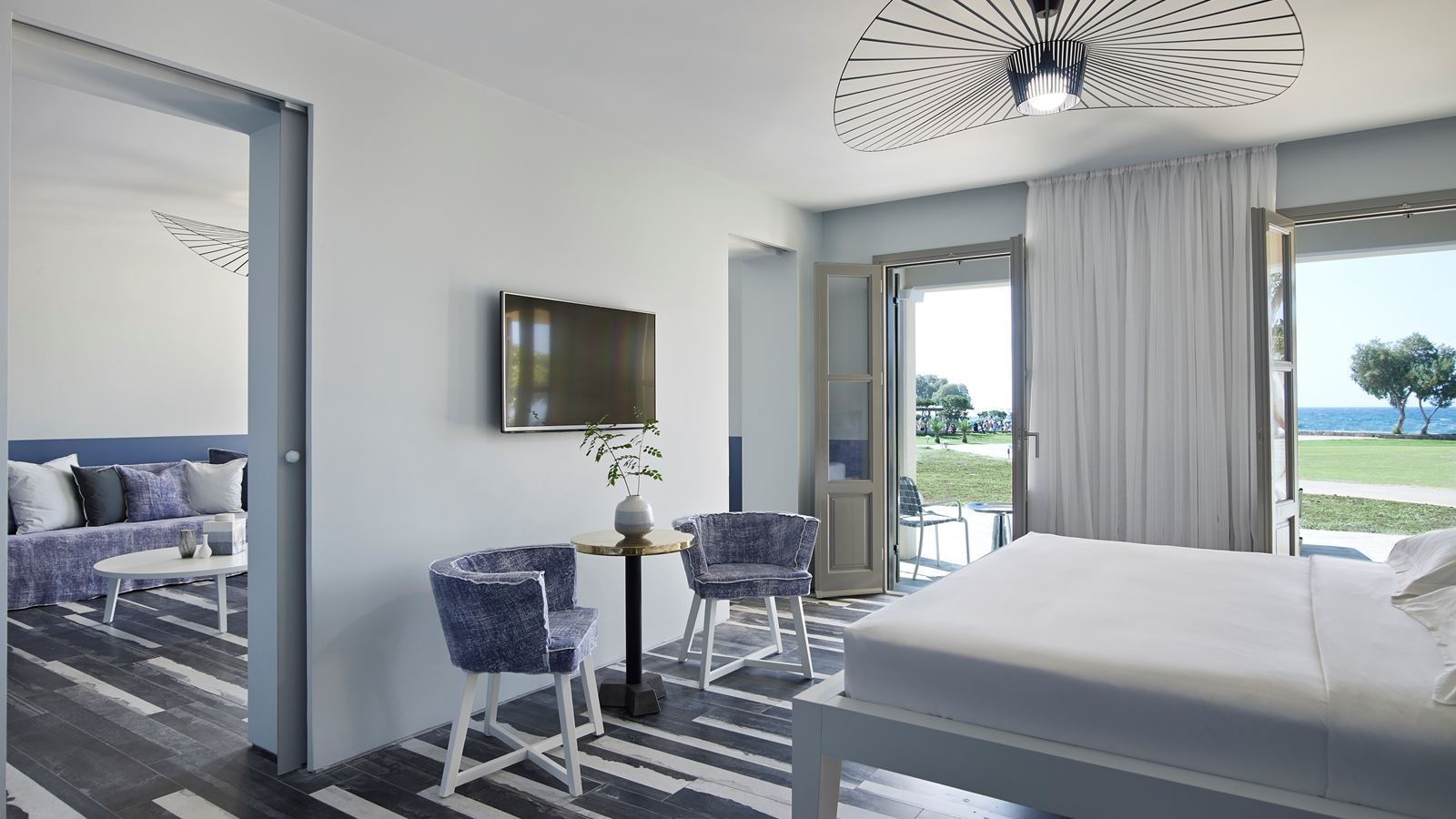 rooms-luxury-1-bedroom-suite-seaview