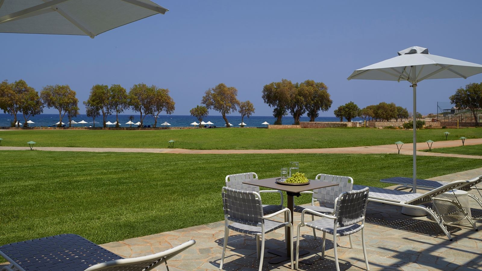 rooms-luxury-1-bedroom-suite-seaview