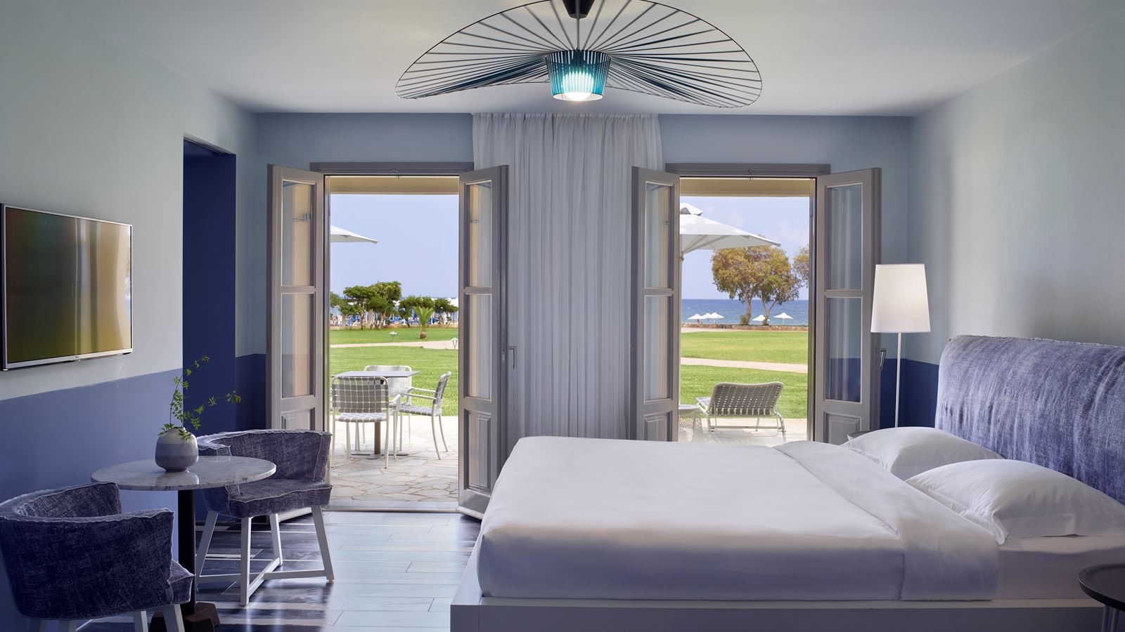 rooms-luxury-1-bedroom-suite-seaview