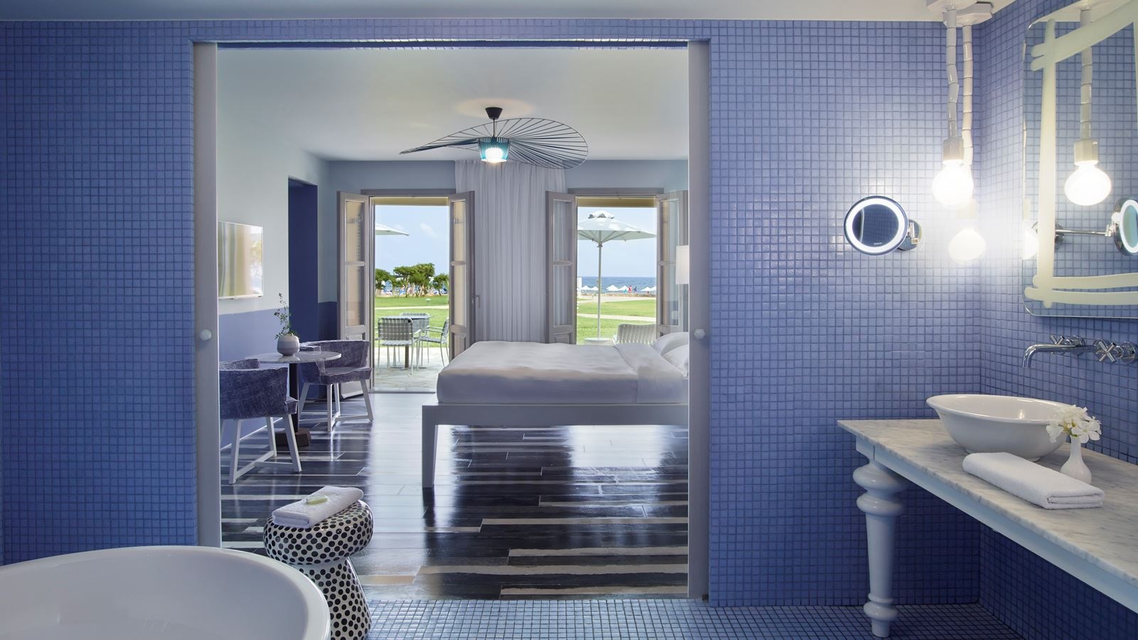 rooms-luxury-1-bedroom-suite-seaview