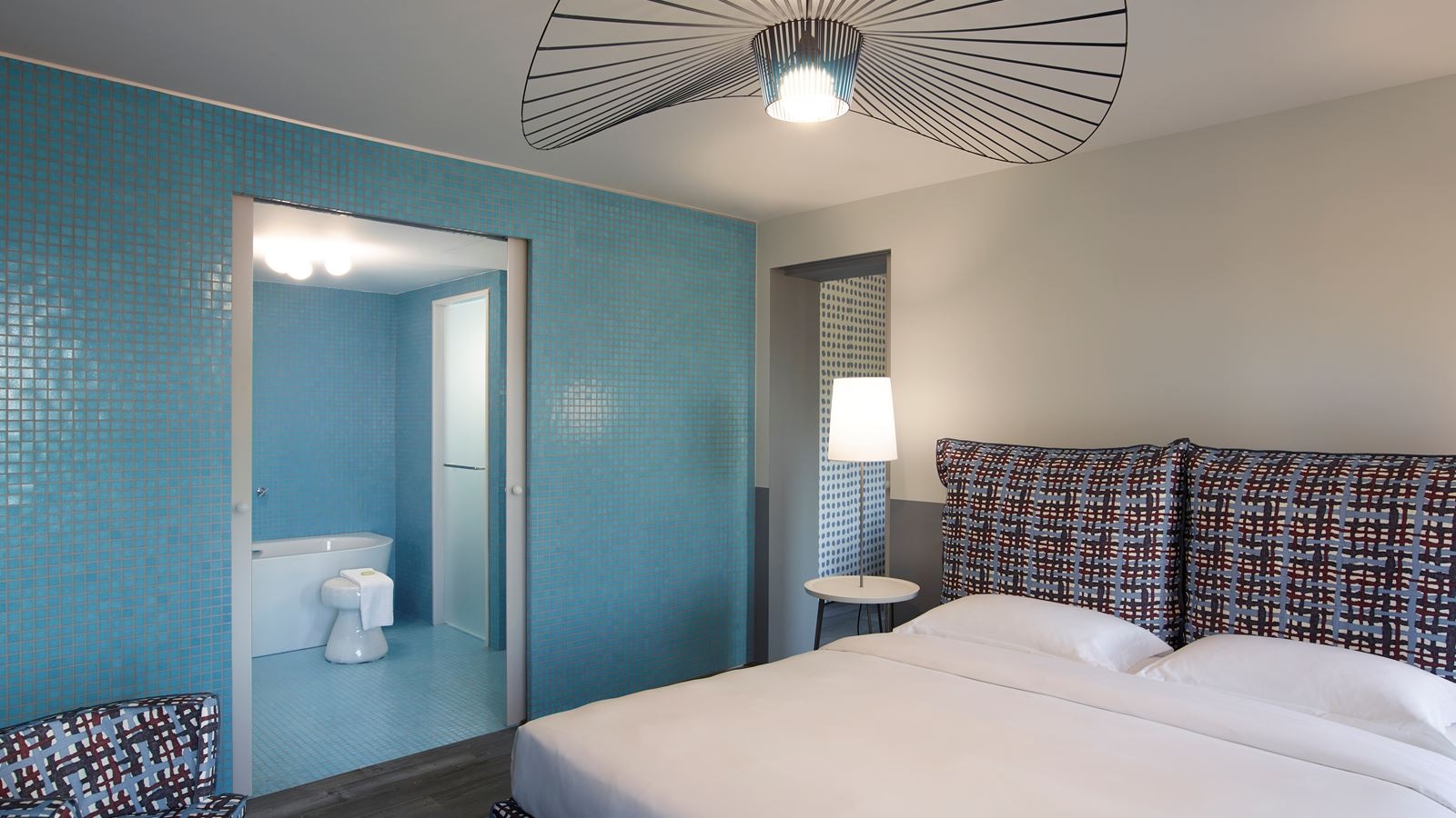 rooms-luxury-1-bedroom-suite-seaview
