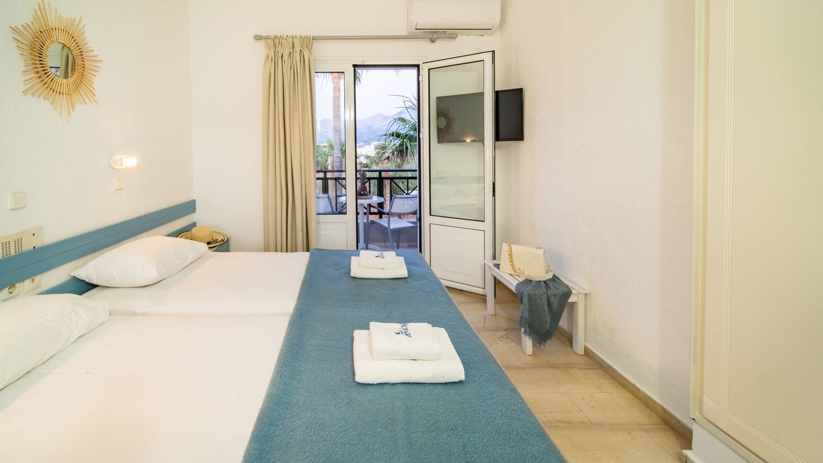rooms-standard-doubletwin-room-balcony-or-terrace