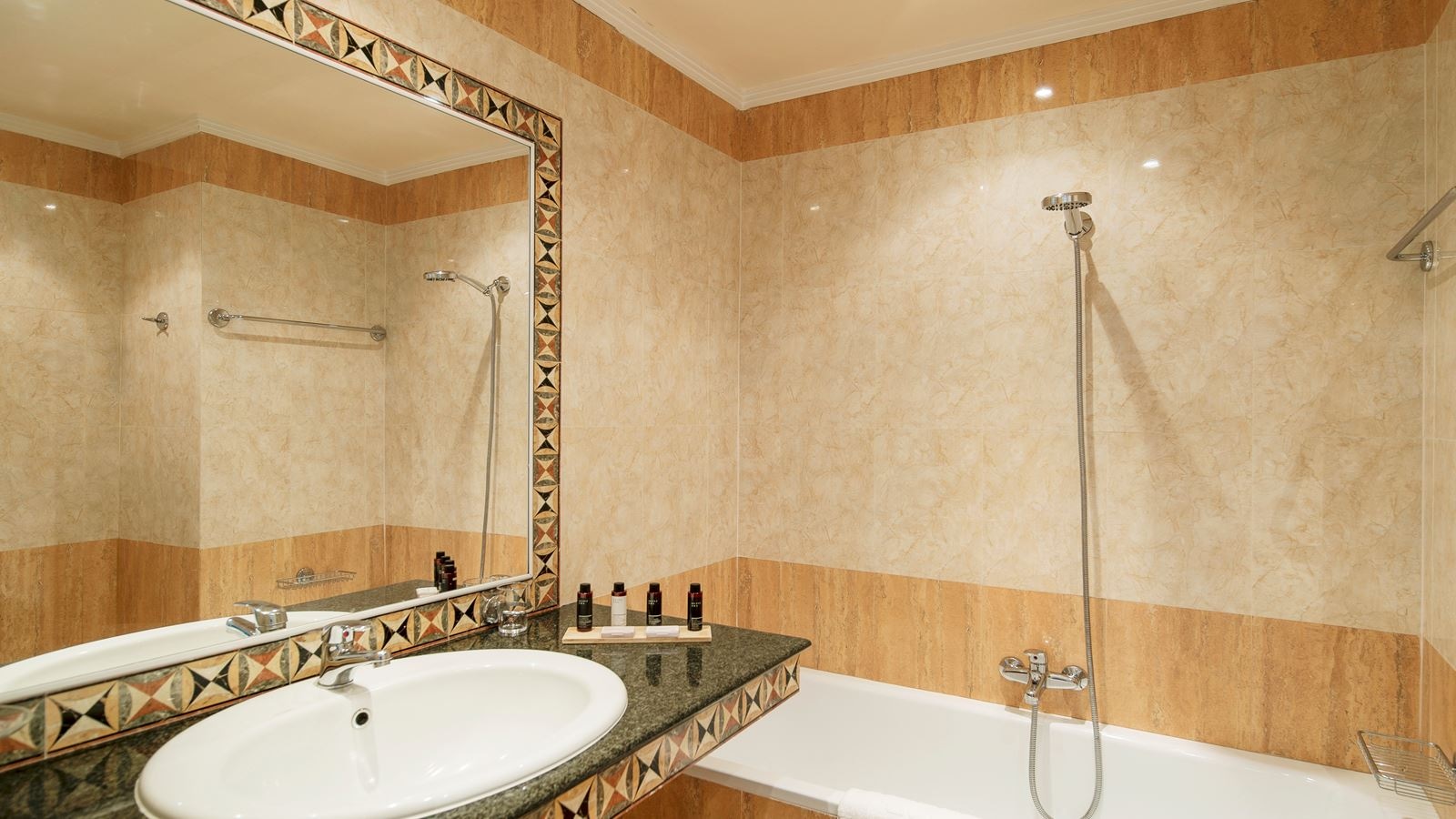 rooms-family-suites