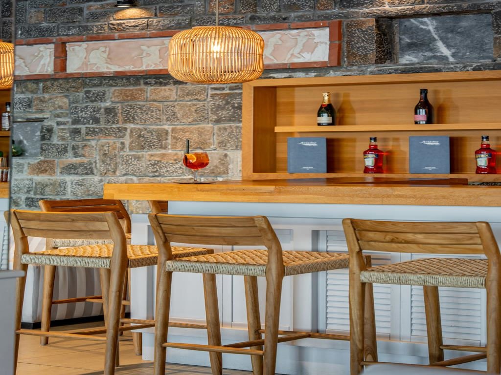 bars-main-bar