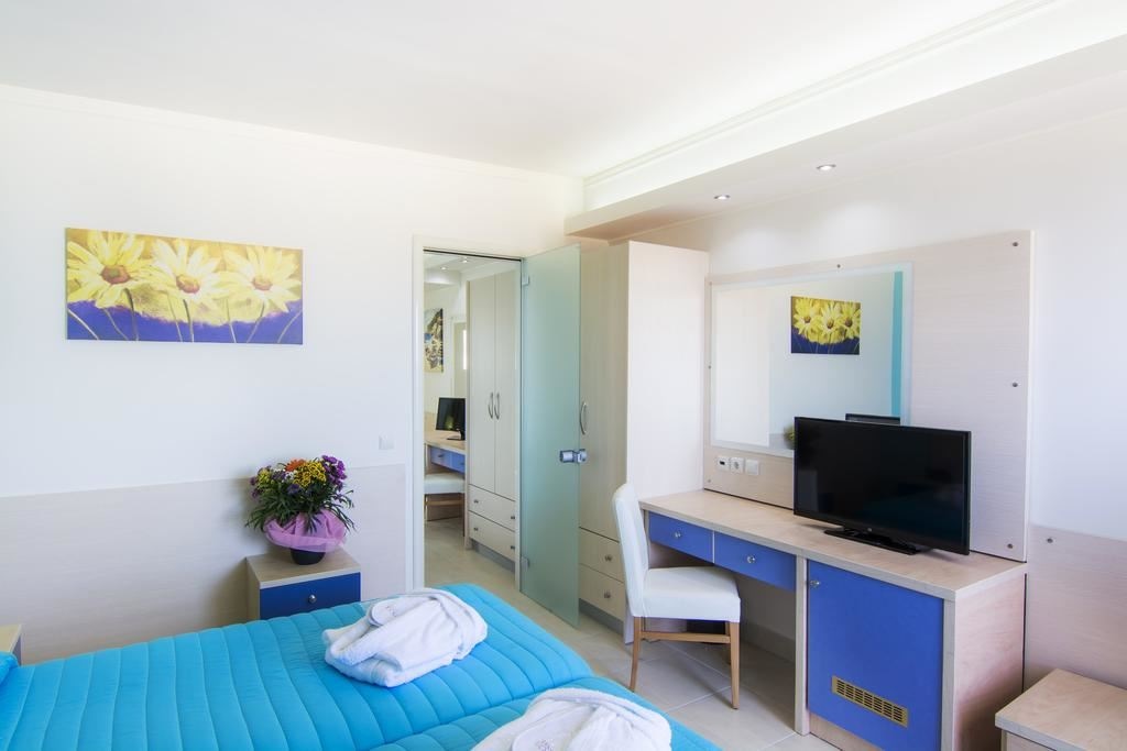 rooms-family-room