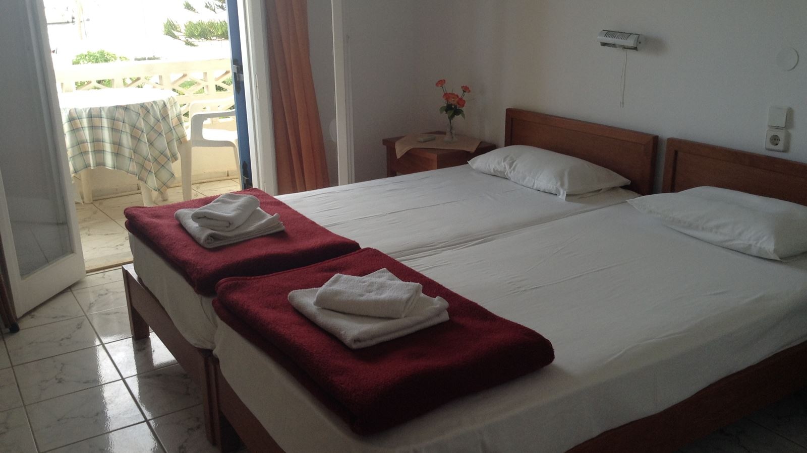 rooms-apartment-one-bedroom-first-floor-4-pax