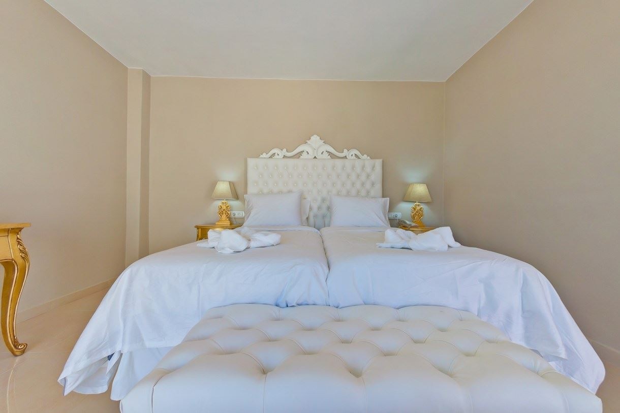 rooms-suite-deluxe