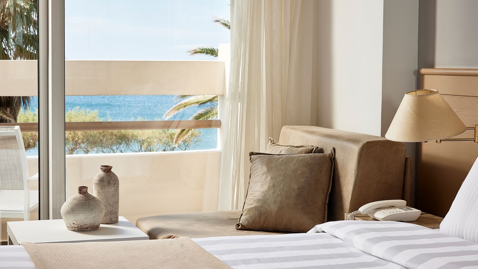 rooms-room-double-seaview-balcony-or-terrace