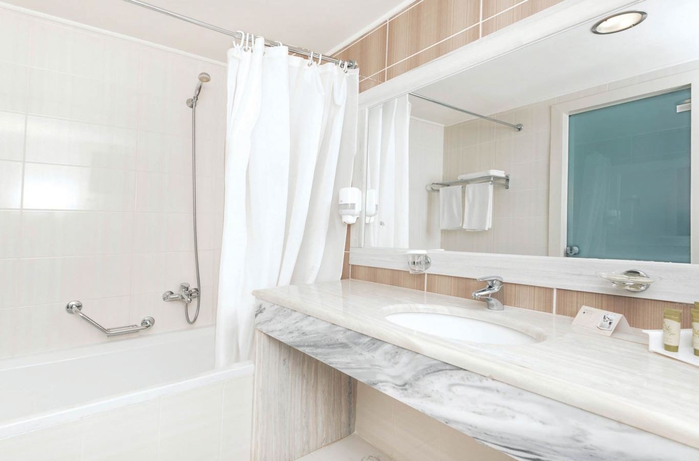 rooms-junior-suite