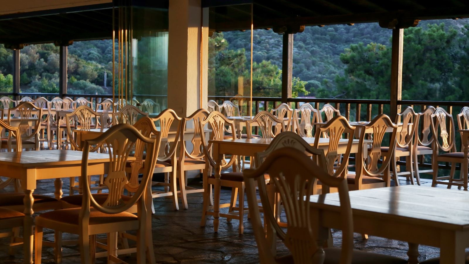 restaurants-agionissi-terrace-restaurant