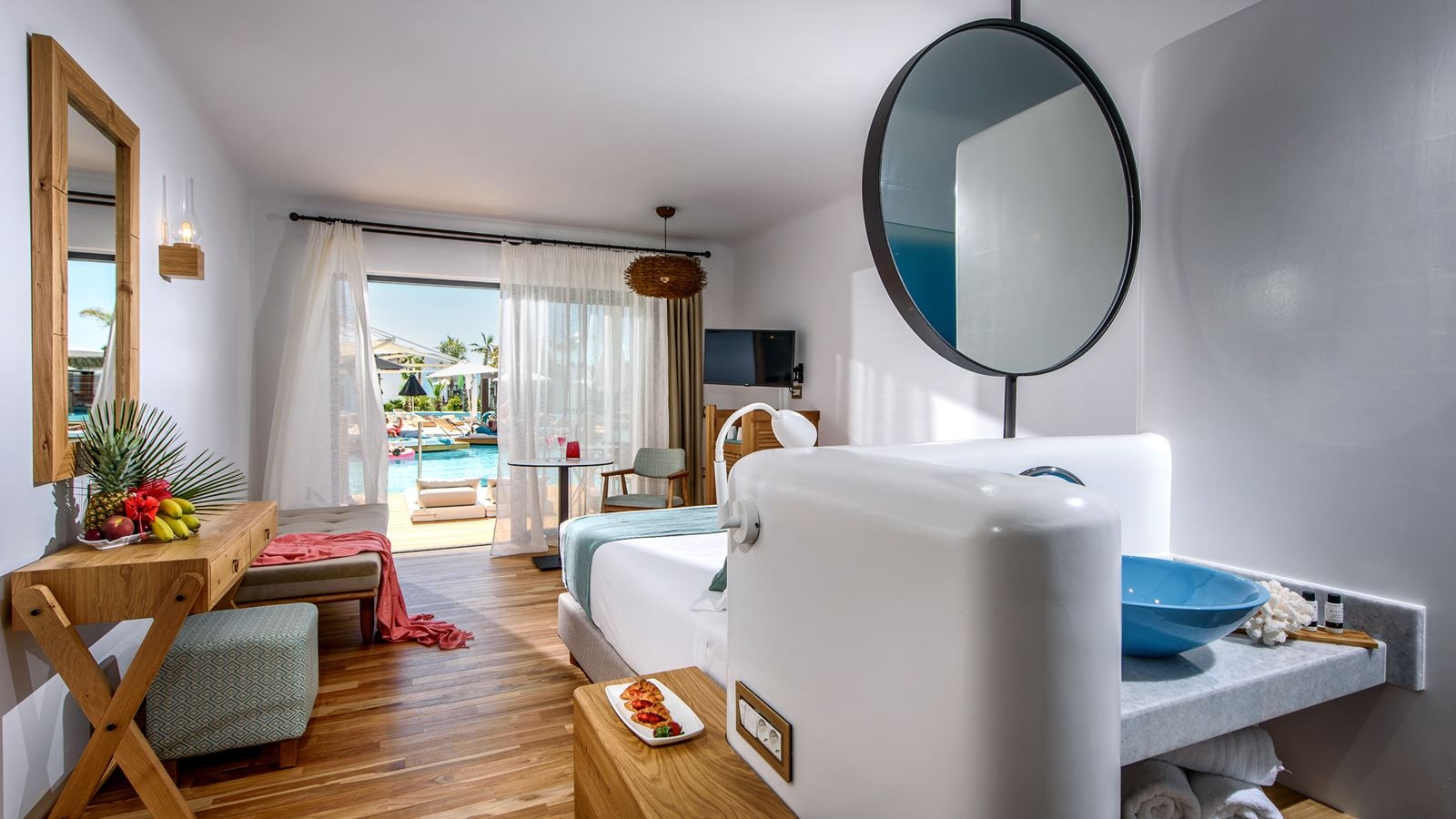 rooms-luxury-swim-up