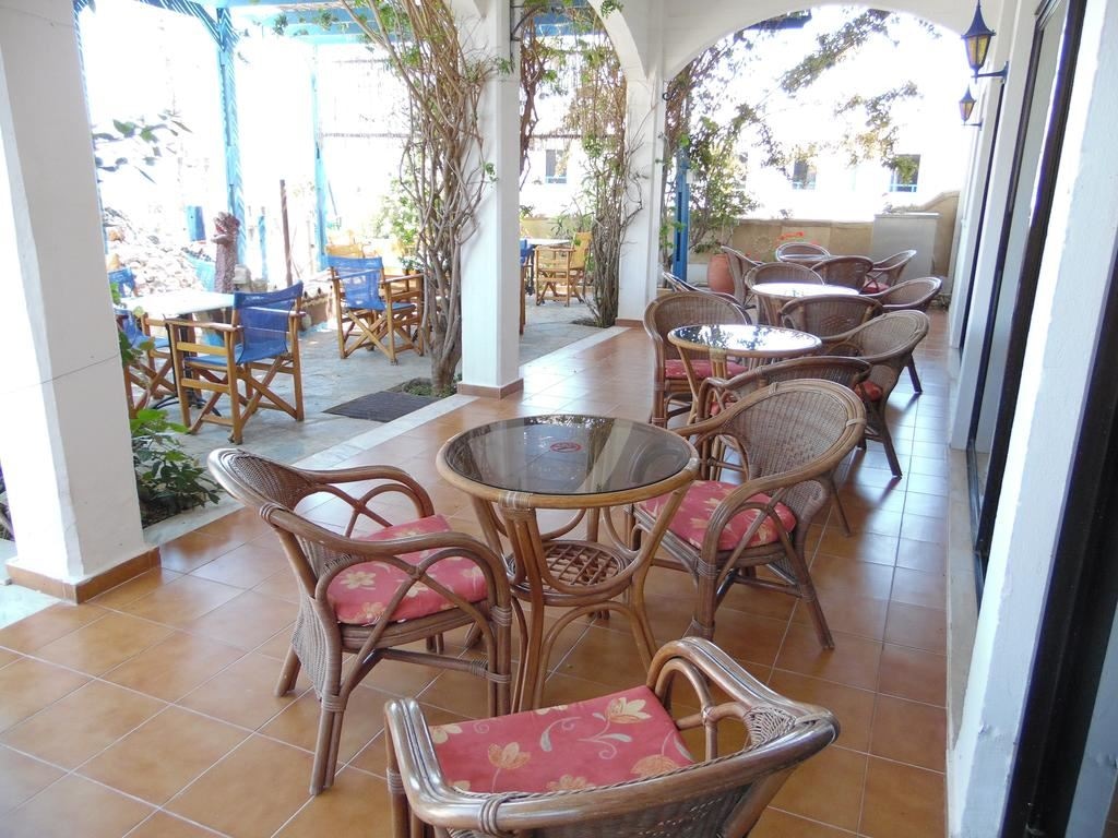 bars-hotels-bar