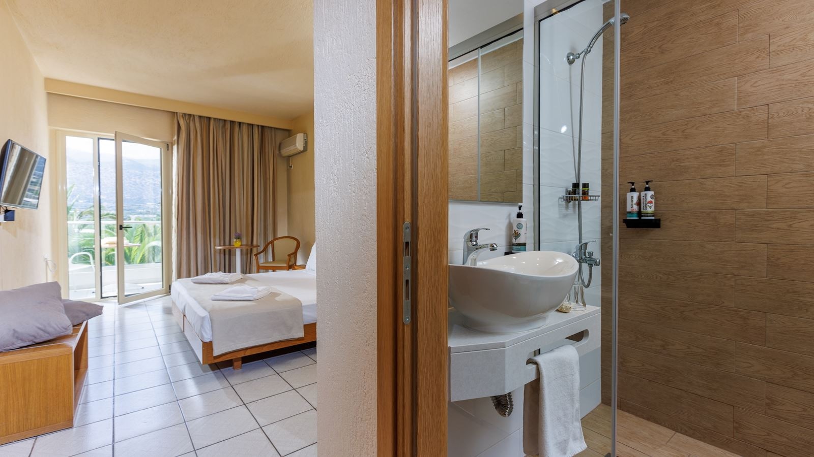 rooms-annex-room