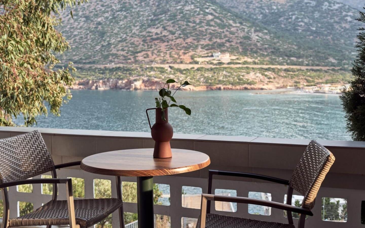 rooms-apartment-standard-sea-view-balcony-or-terrace